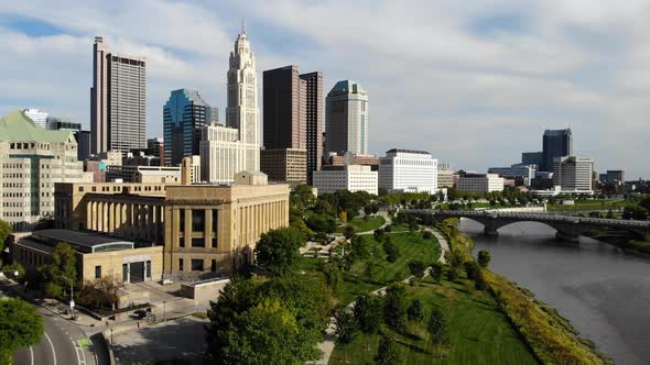 Columbus Ohio Skyline and  Scioto River - aerial drone footage