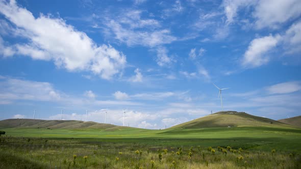 The prairie windmill by the road in Inner Mongolia is delayed