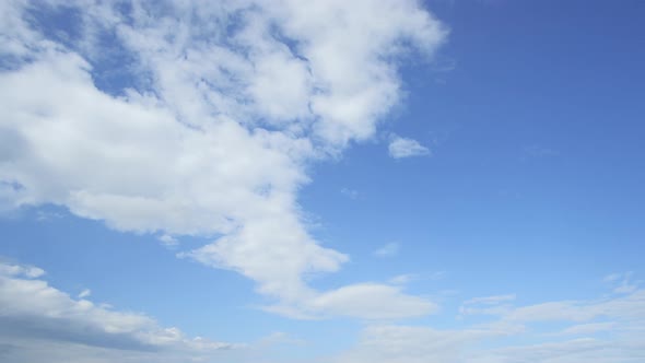 220223 Vibrant blue sky with cloud on a cloudy day time lapse.