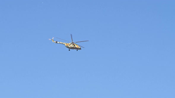 Military Helicopter Fly alt