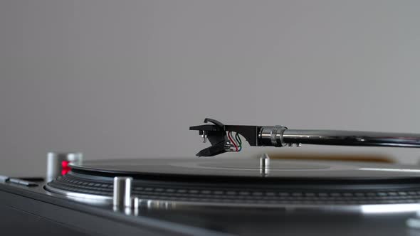 Turntable with Spinning Vinyl 05