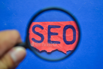 SEO on a magnifying glass