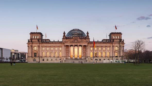 Day to Night Time Lapse of Reichstag Building, Berlin, Germany