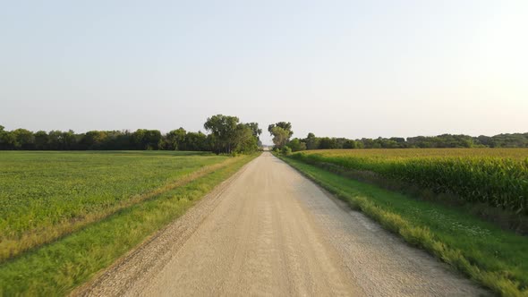 dirt road in Minnesota, country side in midwest