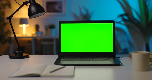 Laptop with Chroma Key Screen