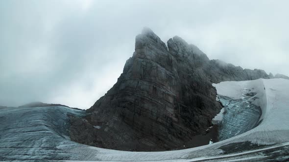 Dachstein Gletscher Glacier Berge Mountain Austria Drohne Nebel Fog Bergsteigen Hiking