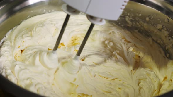 Mixing the cream filling