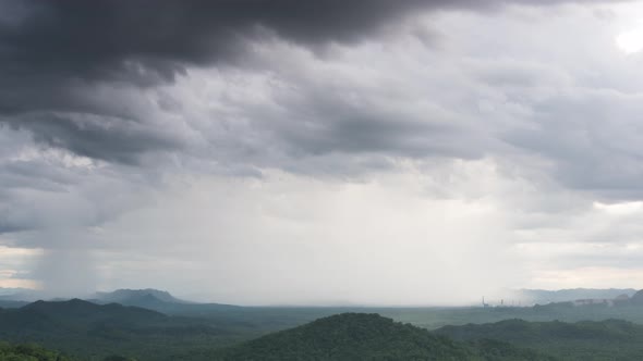 Thunderstorms on the horizon Time lapse.