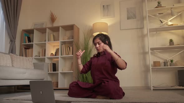 Yoga Online Meditation Instructor Woman Laptop