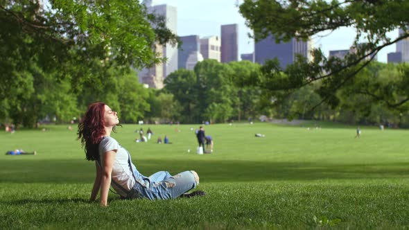 Young girl in the Central park