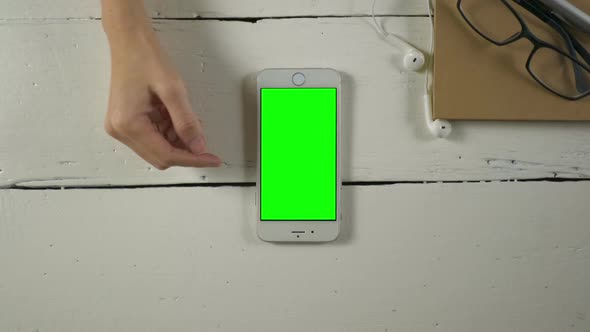 Using Smartphone Green Screen
