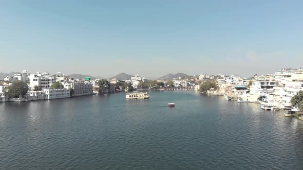 Overview of Pichola Lake to the Mohan Mandir Temple in Udaipur, in Rajasthan, India