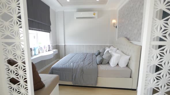 Monochrome and Minimal Bedroom Decoration Idea