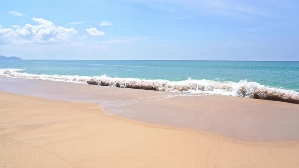 Beautiful tropical beach sea ocean with blue sky and white cloud