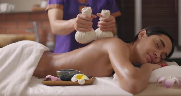 Thai Herbal Ball Hot Compress Massaging