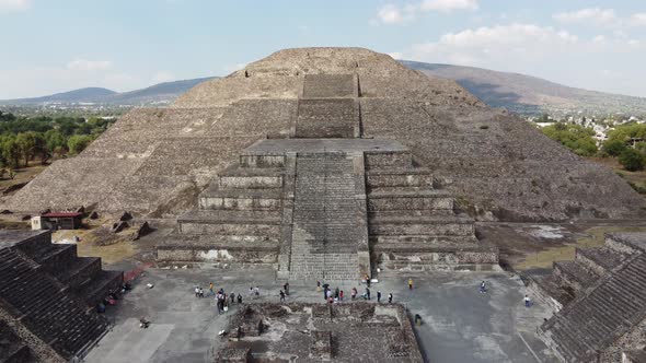 top view drone pyramids Teotihuacán mexico in calzada de los muertos, pyramid of sun and moon