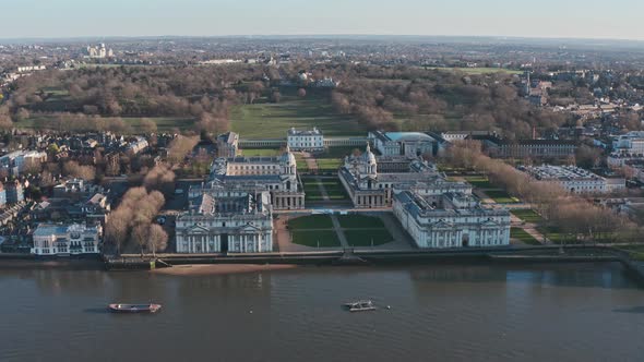 Cinematic circling drone shot of university of Greenwich London