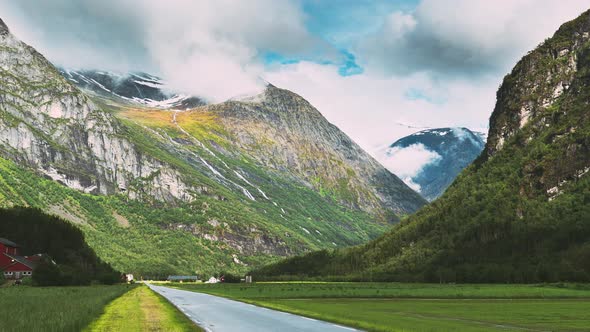 Stardalen Skei I Jolster Jostedalsbreen National Park Norway