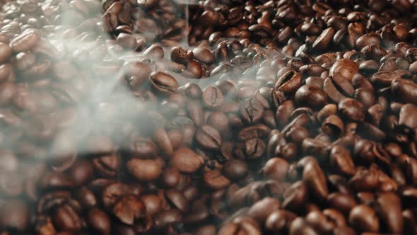 High Quality Coffee Production with Coffe Beans and Smoke in Oven