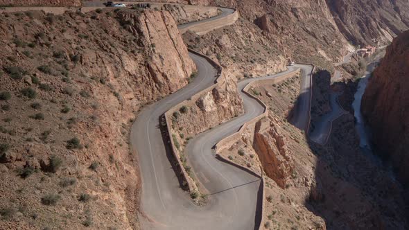 drive off-road canyon gorge morocco dades dangerous