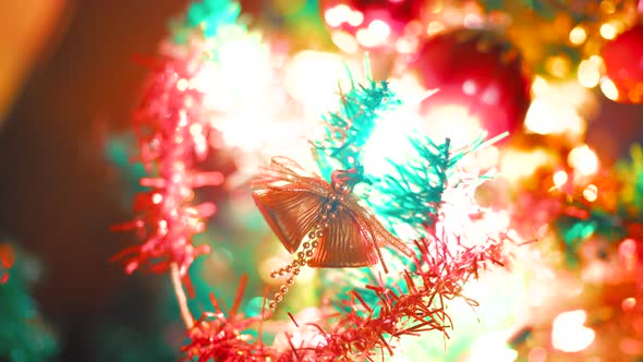 Christmas tree and Christmas lights, Merry Christmas and Happy Holidays, decorated Christmas tree