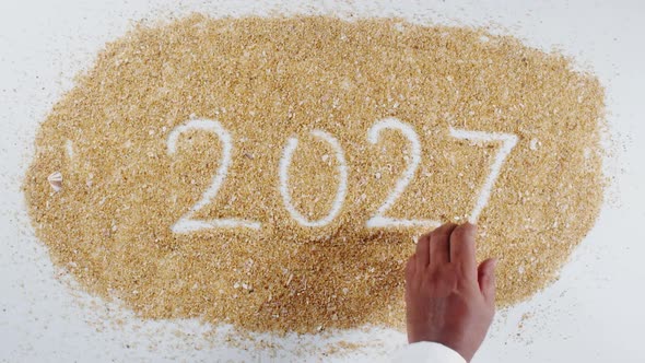 Hand Writes On Sand   2027 