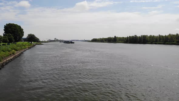 Vessels sailing on a dutch river