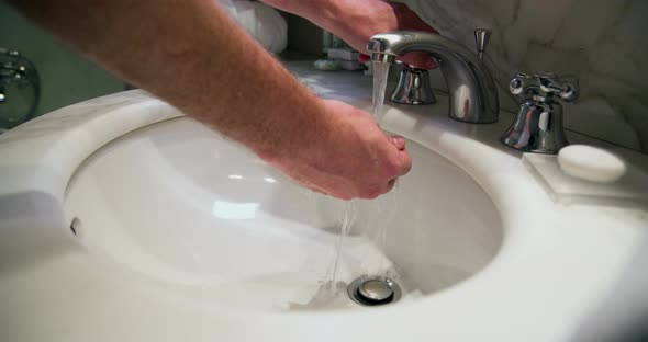 Hotel hands washing alt