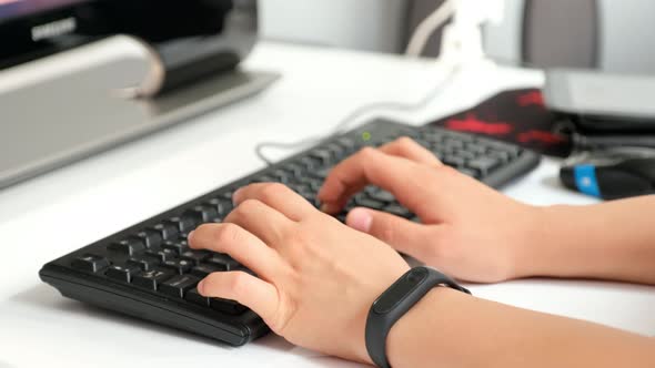 Smart Watch and Typing on Keyboard