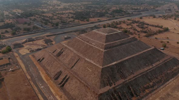 Backwards Reveal of Ancient Huge Pyramid