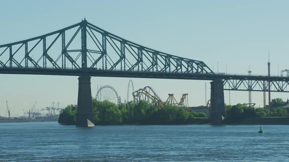 Amusement park behind Jacques Cartier Bridge