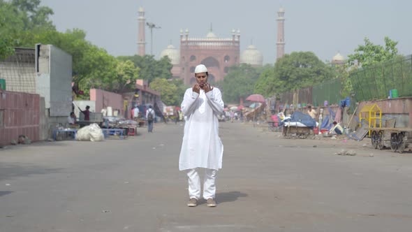 Indian Muslim men praying to god at Jama Masjid Delhi