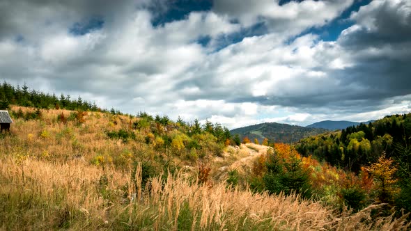 Autumn scenery in the mountains.