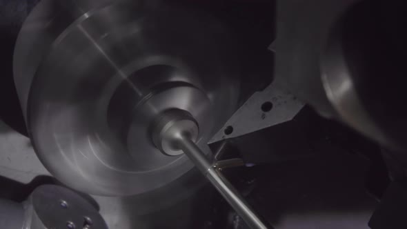 Manufacturing metal part from a workpiece on a Turning Lathe