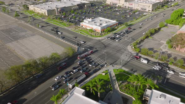 Traffic Signals Give Right to Move During Rush Hour in a Big Metropolis