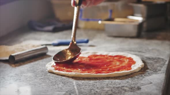 Cooking Method Pepperoni Pizza, Italian Chef Makes Real Italian Pizza, Spills a Special Red Sauce