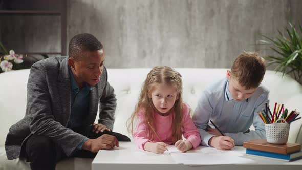 English Teacher Writes Invisible Letters Little Kids Guess