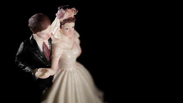 Wedding Cake Figurines 1