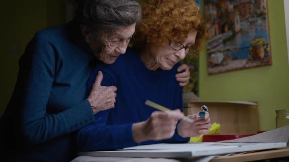 An Old Mother's Visit to Nursing Home