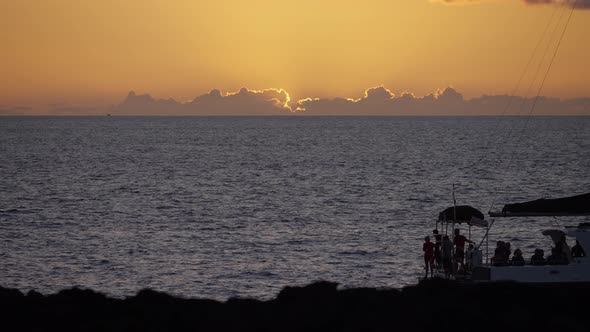 4K Setting Sun Over The Ocean