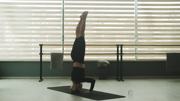 Balance Asana Upside Down