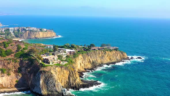 Ariel video of nice houses on Laguna Beach in SoCal.