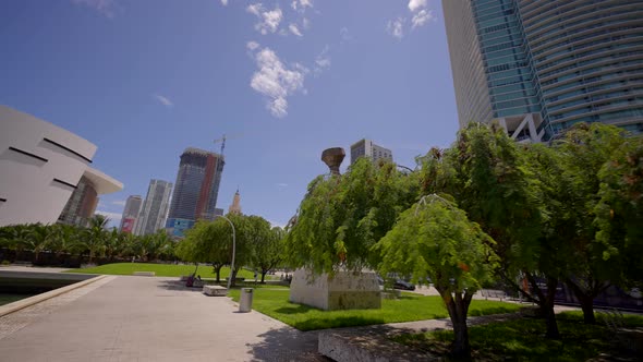 4k Motion Footage Flora La Recogedora De Suenos Statue Downtown Miami Fl Usa