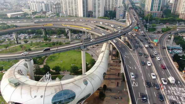 City Road Tracking Traffic