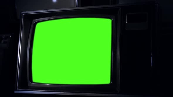 Vintage TV Green Screen. Night Tone. Zoom In.