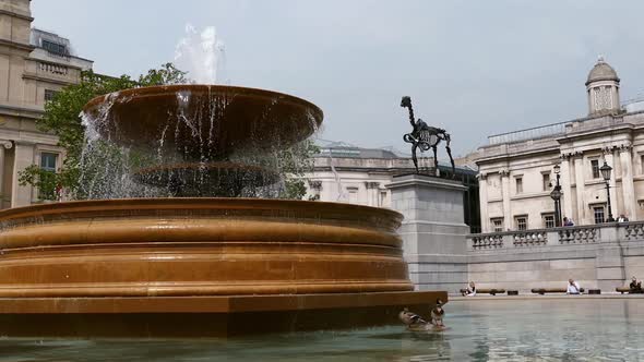 London City - Trafalgar Square - Fountain & Gallery