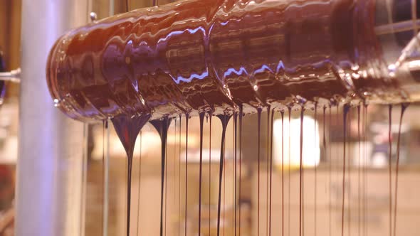 Machine processes and creation of chocolate