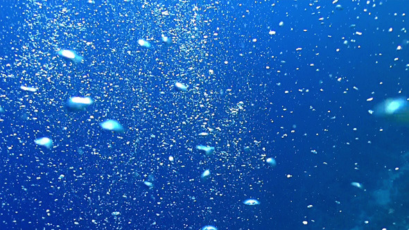 Air Bubbles in the Blue Water 4