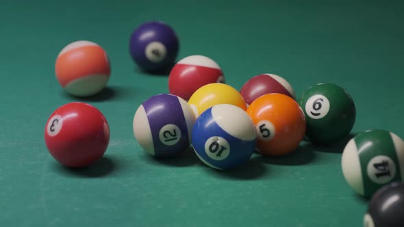 the cue ball breaks with spaced balls