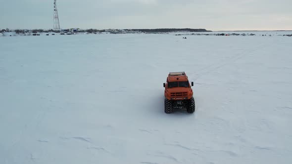 Eight - wheeled all - terrain vehicle